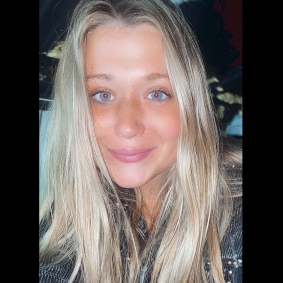 Meet your Posher, Cali - Picture 1 of 2